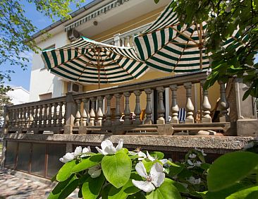 Appartement Appartement "Apartman Ester" mit Terrasse