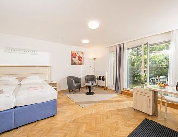 Appartement Appartment mit kleinem Garten und Terrasse