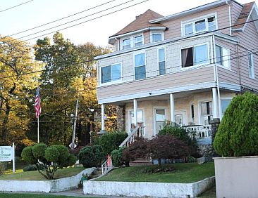 Harbor House Bed and Breakfast