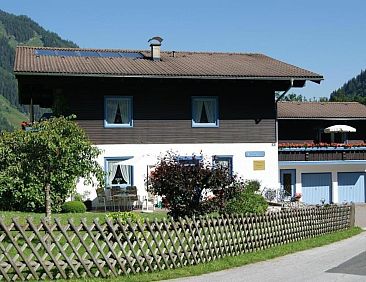 Vakantiehuis in Rauris mit Terrasse, Grill und Garten