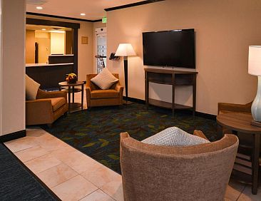 Candlewood Suites Boise - Towne Square, an IHG Hotel