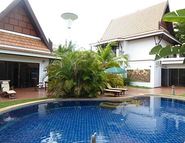 VIP Chain Resort Pool Villa
