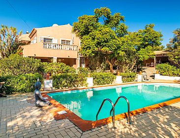 Vrijstaande woning in Santa Bárbara de Nexe