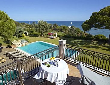 Villa Bicos