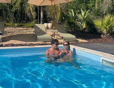 Luxe suite met zeezicht en zwembad