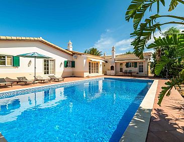 Vrijstaande woning in Estói