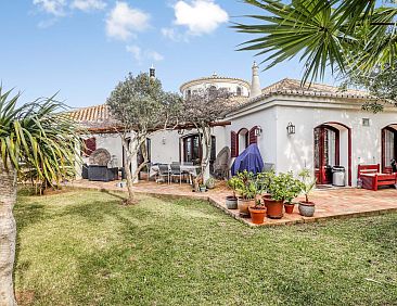 Vrijstaande woning in Estói