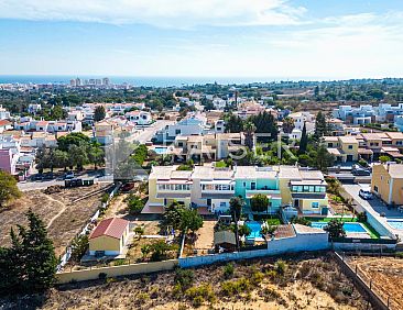Geschakelde woning in Armação de Pêra