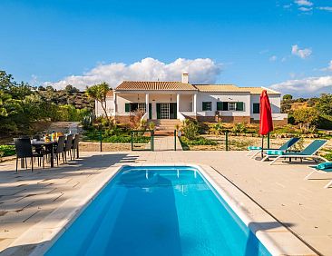 Vrijstaande woning in Porches