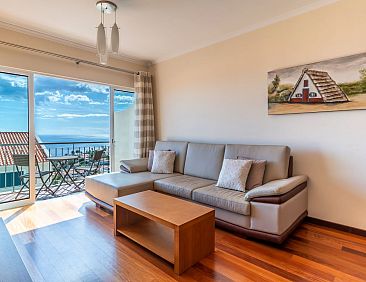 Appartement "Garajau View" mit Balkon