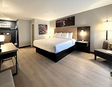 Thunderbird Lodge