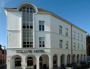Square Hotel