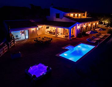 Vakantiehuis Luxuriöse Finca mit Pool, Spa und spektakulär