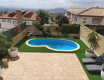 Vakantiehuis Helles Haus mit Aussicht und privatem Pool