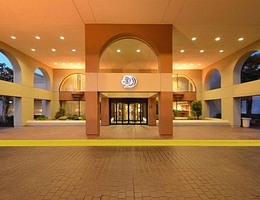 DoubleTree by Hilton Newark-Fremont