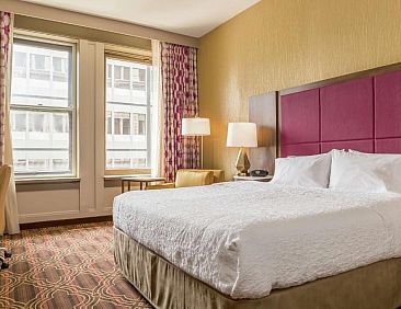 Hampton Inn Majestic Chicago Theatre District