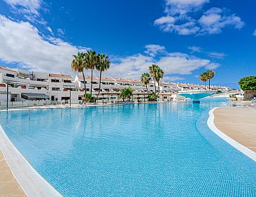 Appartement Parque Don Jose Poolside Retreat