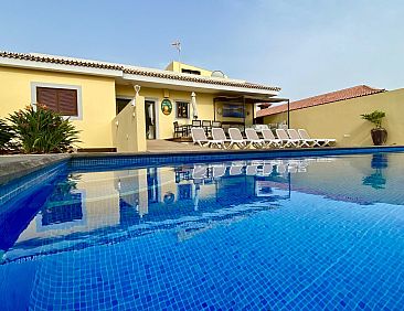 Vakantiehuis Geräumiges Haus mit exklusivem Schwimmbad und 