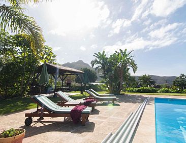 Vakantiehuis Romantisches Landhaus mit Pool