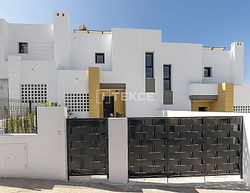 Geschakelde woning in Busot Centro