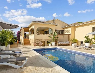 Villa Maestros