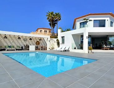 LUXURY 4 BEDROOM VILLA SEA VIEW+GYM