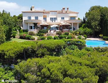 Luxe Privé villa met zeezicht