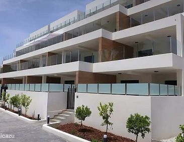 Nieuw luxe appartement,groot terras