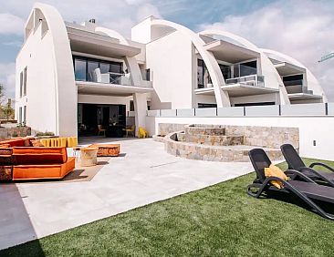 Royaal appartement met privezwembad