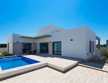 Vrijstaande woning in Daya Nueva