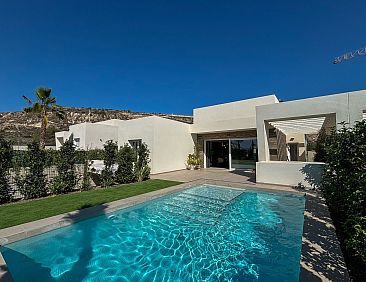 Vrijstaande woning in Algorfa