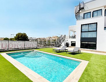 Vrijstaande woning in Algorfa