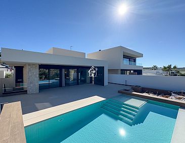 Vrijstaande woning in Algorfa