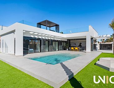 Vrijstaande woning in Algorfa