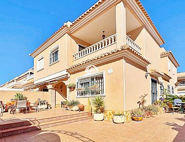 Geschakelde woning in Orihuela