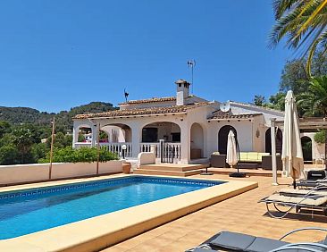 Villa met zwembad nabij zee &amp; Golf