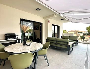 Design appartement met mega terras