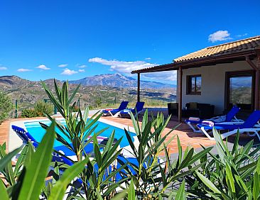 Vakantiehuis Villa Las Adelfas mit beheiztem Pool