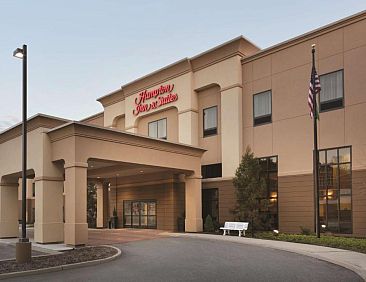 Hampton Inn &amp; Suites Mahwah