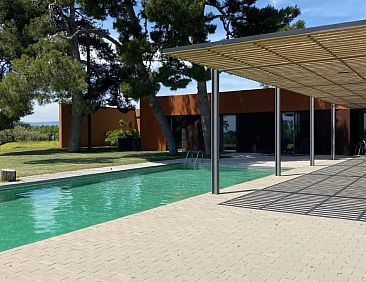 Vakantiehuis Design Vila mit Pool