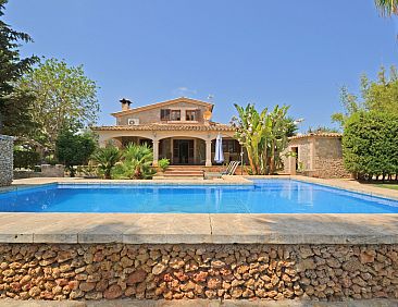 Vakantiehuis Tiraset