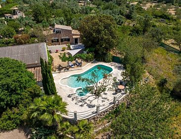 Vakantiehuis Romantisches Ferienhaus mit Jacuzzi im Freien