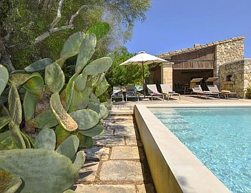 Vakantiehuis Finca mit Ruhe und Infinity-Pool