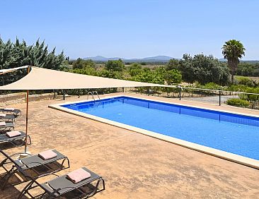 Vakantiehuis Finca mit großem eingezäunten Pool und Klimaa