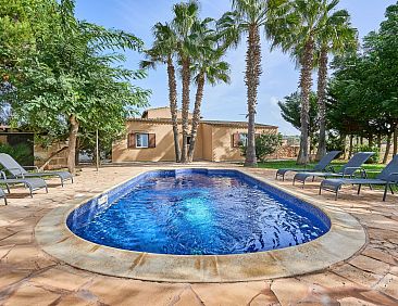 Vakantiehuis Rustikale Villa mit privatem Pool