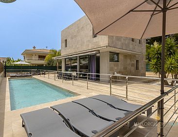 Vakantiehuis Villa Iola: Moderna Casa en Platja de Muro