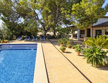 Vakantiehuis Modernes Landhaus mit Pool, Klimaanlage und WLA