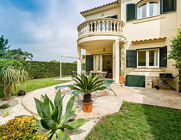 Vakantiehuis Schönes Ferienhaus in Urbanització El Paraís