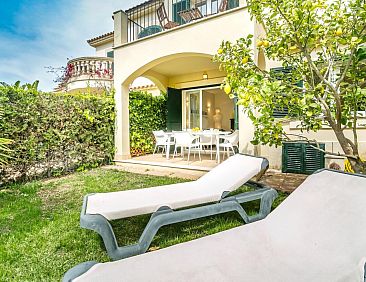 Vakantiehuis Mediterranes Ferienhaus mit offener Terrasse