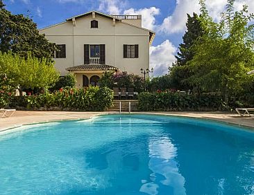 Vakantiehuis Großes Landhaus mit Schwimmbad in Meeresnähe